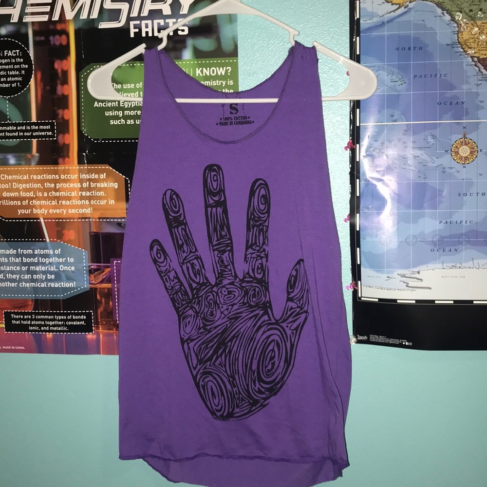 Comfy handprint tank top